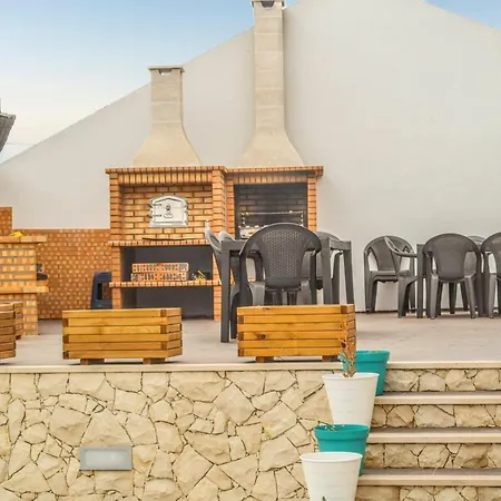 Dom wakacyjny Charming House Atalaia + Pool *