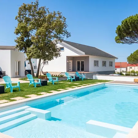 Charming House Atalaia + Pool Vakantiehuis Lourinhã