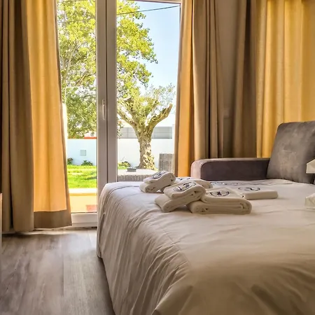 Vakantiehuis Charming House Atalaia + Pool Lourinhã