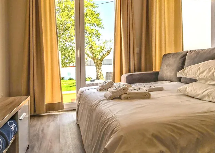 Holiday home Charming House Atalaia + Pool